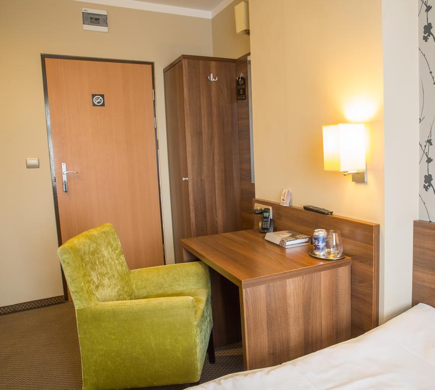 Hotel Srodmiejski Zelená Hora Exteriér fotografie