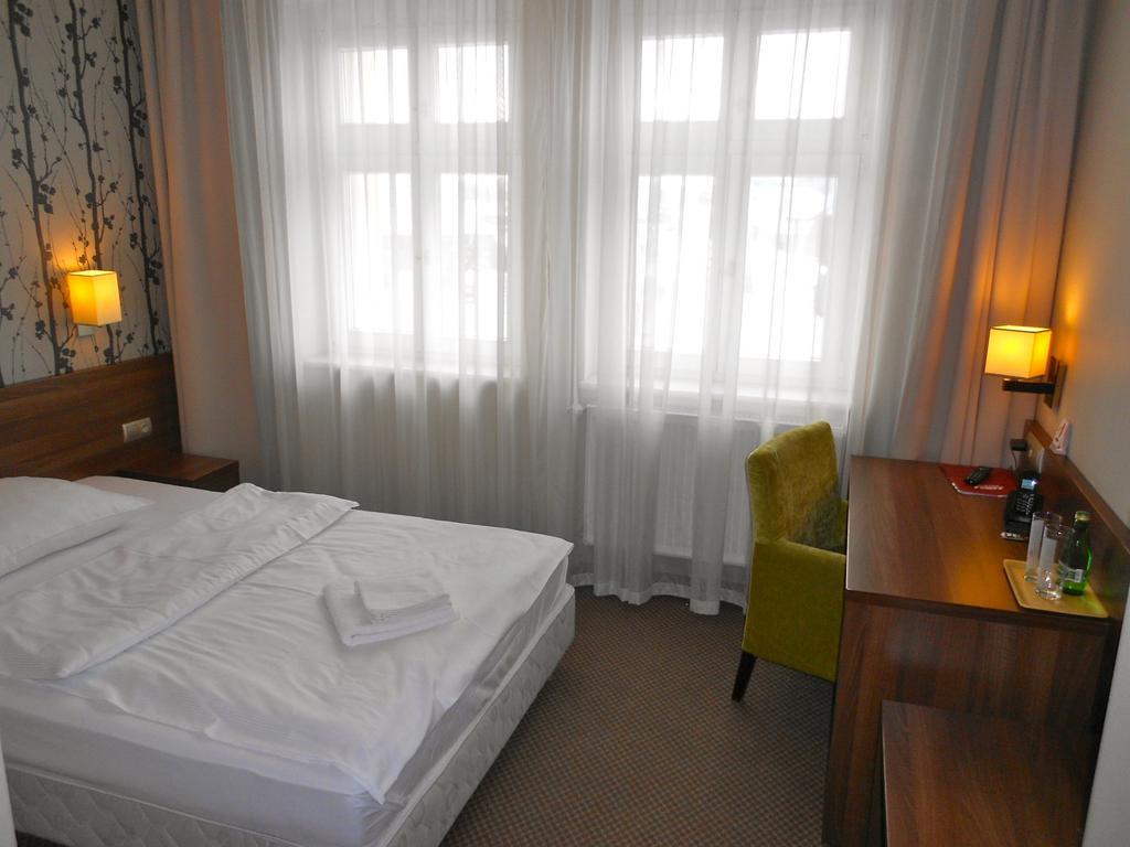 Hotel Srodmiejski Zelená Hora Exteriér fotografie